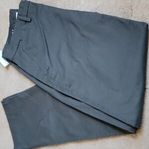 Men's Gap Dark Gray Essential Khaki 31x32